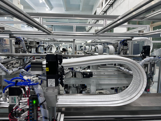 What industries can dust-free drag chains be applied to?