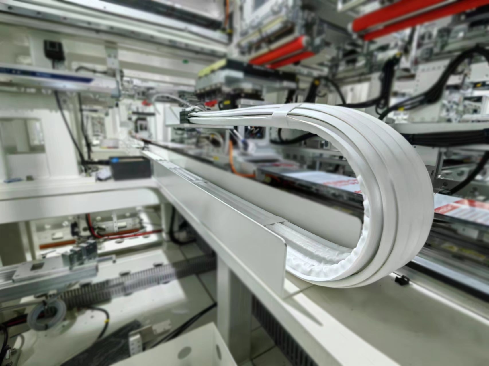 The Importance of Cleanroom Cable Drag Chains in Maintaining Dust-Free ...