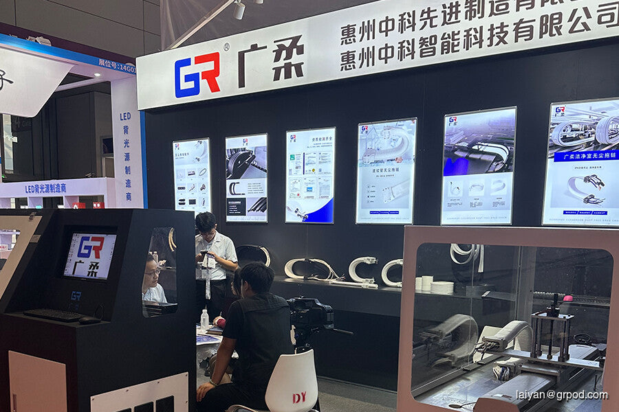 Optimized Cable Carrier Solutions for Cleanroom Moving Systems and Effective Cable Management