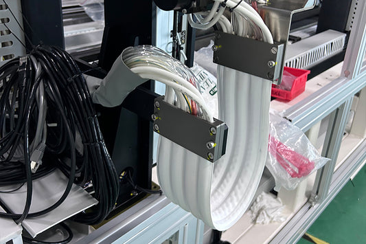 Reliable Dust-Free Drag Chain Systems for Cleanroom Cable Management