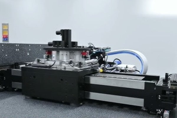 What is a dust-free drag chain and why is it essential for equipment protection in clean environments