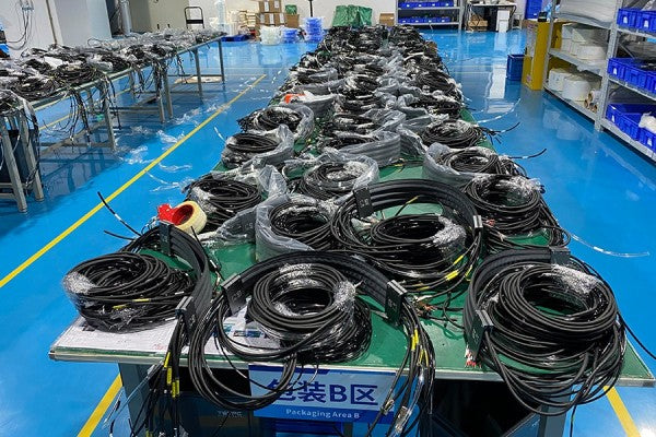 Efficient Cleanroom Drag Chains for Effective Dust-Free Cable Management