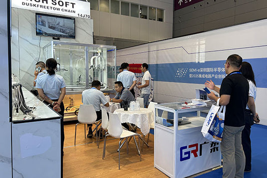 Versatile Cleanroom Energy Chain for Efficient Cable System Management