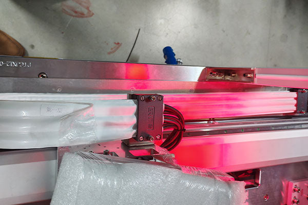 How to choose a dust-free cable carrier for your industrial applications